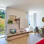 Perfect Place 2 Apartment Varenna