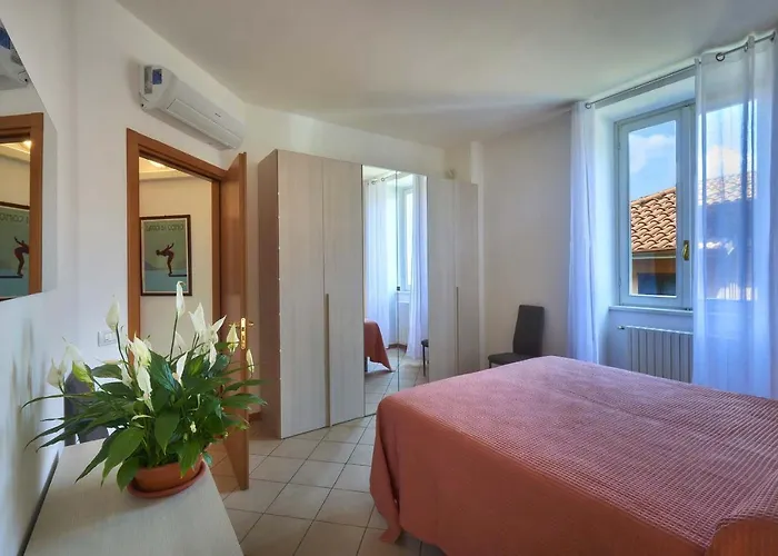 Perfect Place 2 Apartament Varenna